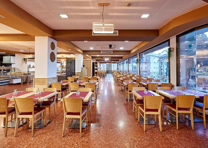 桑巴酒店 3* 滨海略雷特