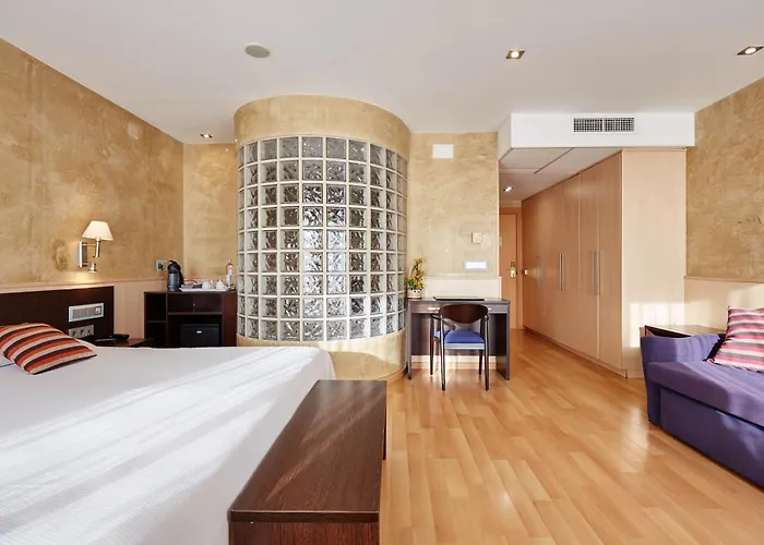 桑巴酒店 3* 滨海略雷特