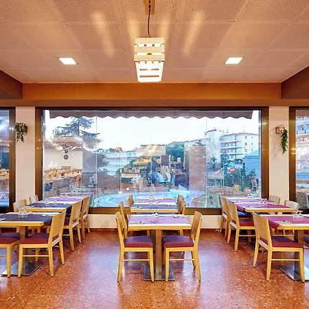 桑巴酒店 3* 滨海略雷特